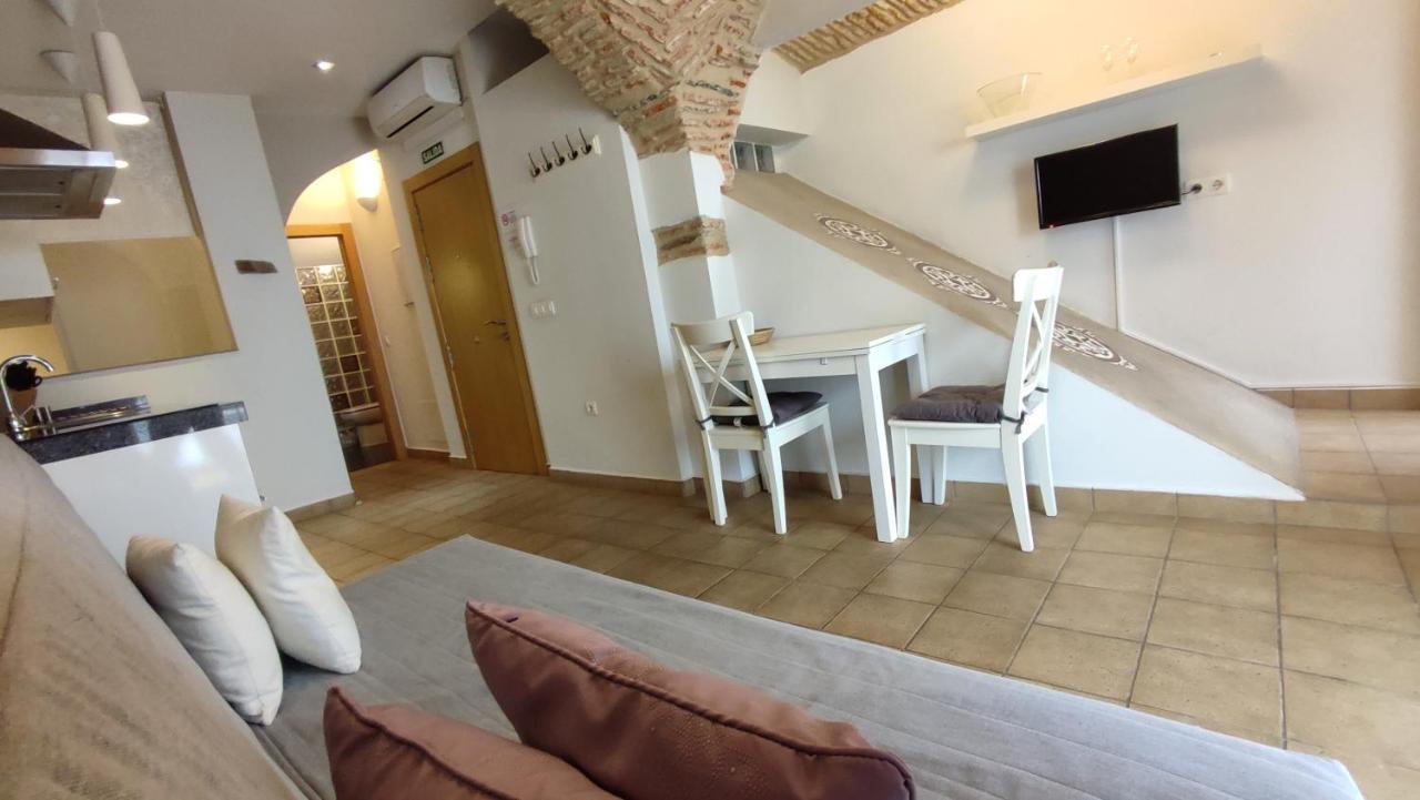 Apartamentos Turisticos Encanto Касерес Экстерьер фото