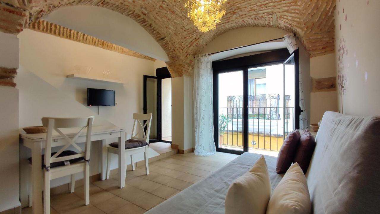 Apartamentos Turisticos Encanto Касерес Экстерьер фото